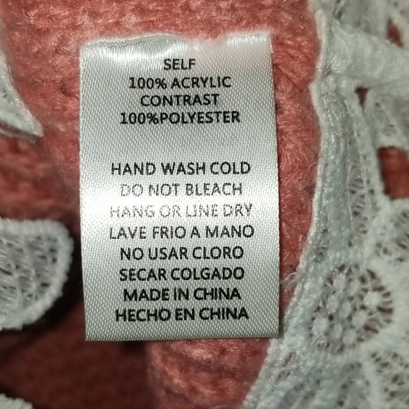 Kye Mi Sweater Knit top with lace trim - Picture 3 of 3